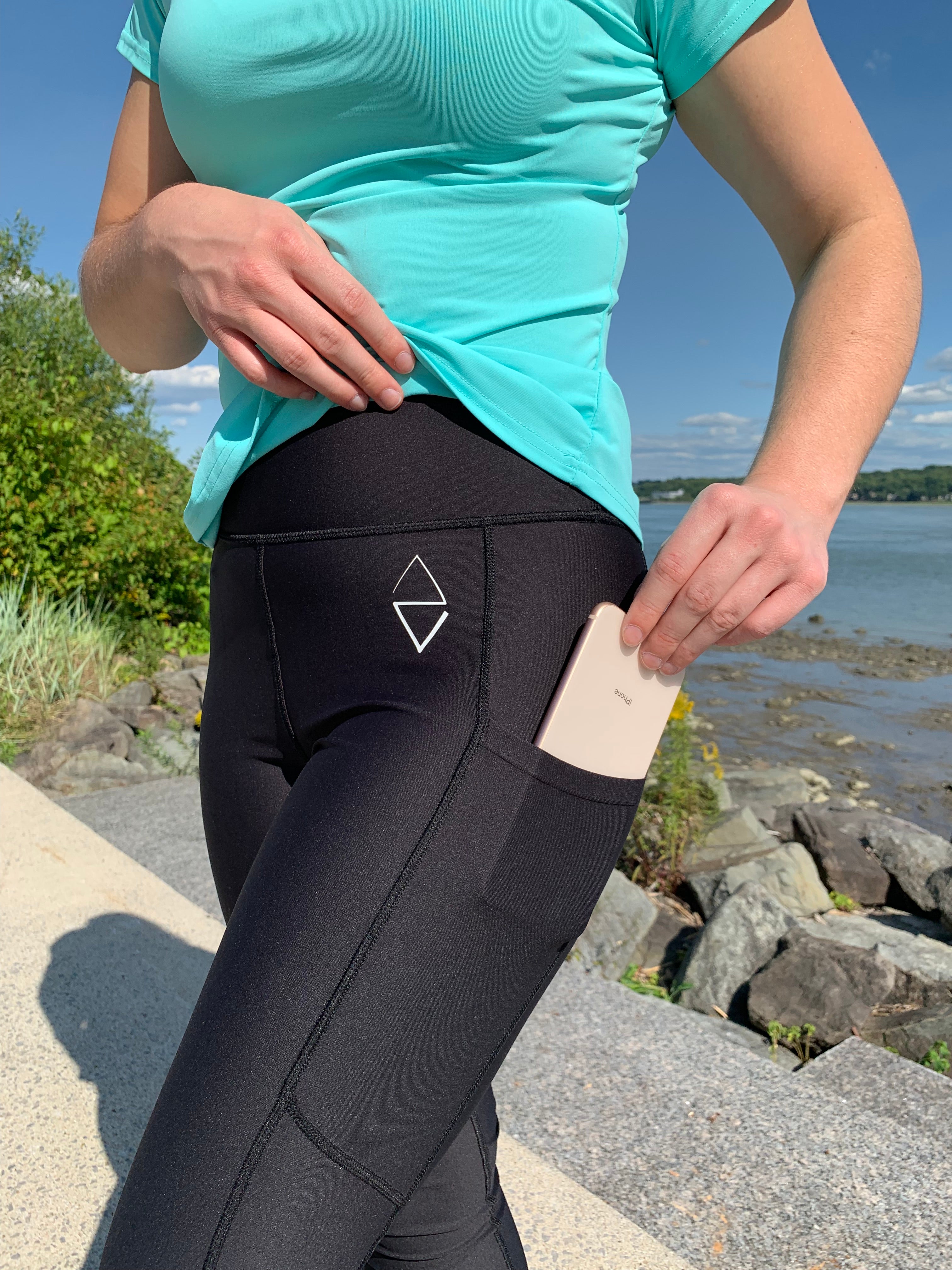 Leggings with iphone on sale pocket