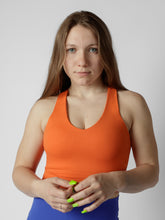 Charger l&#39;image dans la galerie, Camisole de sport avec coussinets amovibles Orange Juice
