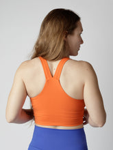 Charger l&#39;image dans la galerie, Camisole de sport avec coussinets amovibles Orange Juice
